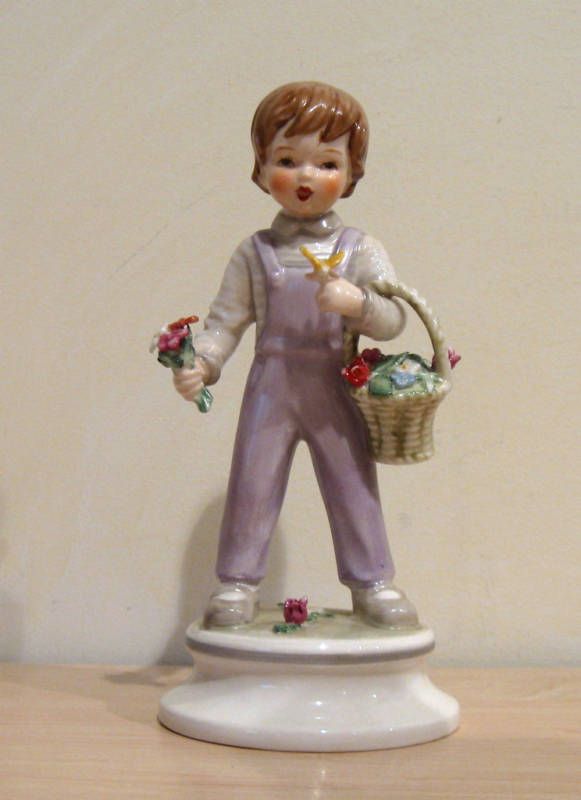 Goebel Lore Figurine The Boy Friend # 247 TMK 5  