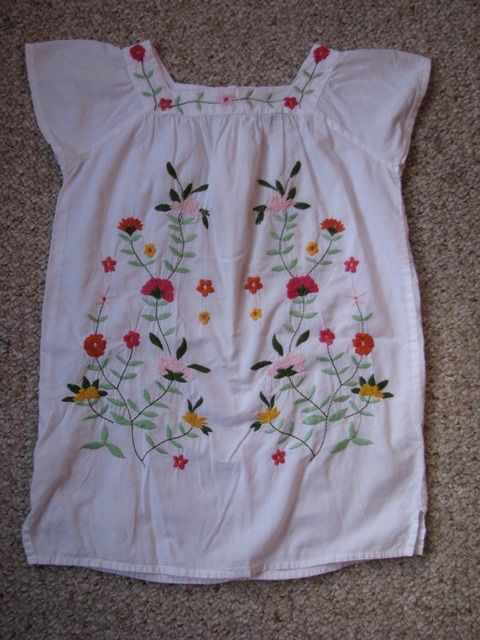 Mini Boden Size 5 6 White Tunic Top Dress with Embroidered Flowers 