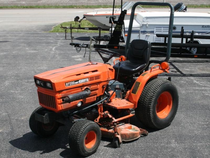 Kubota B7200 HST E Diesel Tractor w/ 50 Mowing Deck  