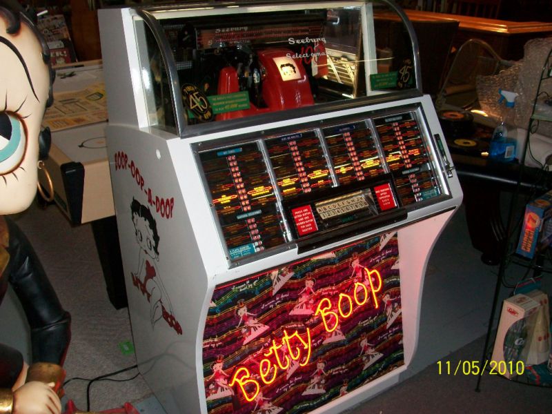 SEEBURG 100B CUSTOMIZED TO BETTY BOOP THEME JUKEBOX  