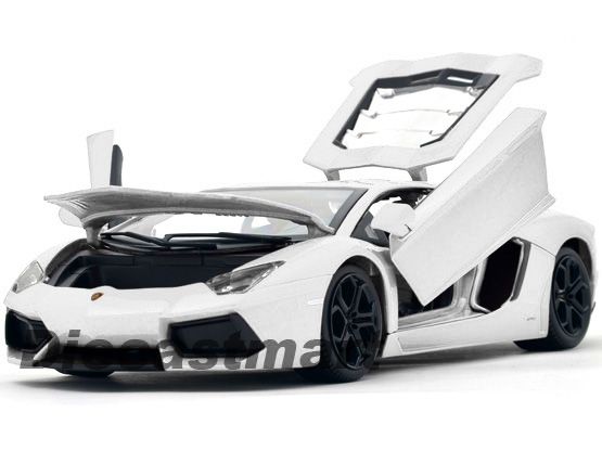 BbURAGO 118 2012 LAMBORGHINI ADVENTADOR LP700 4 WHITE  