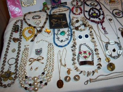   LOT 400+ITEMS ESTATE,VINTAGE,RETRO COSTUME JEWELRY LBS. POUNDS LOT 28