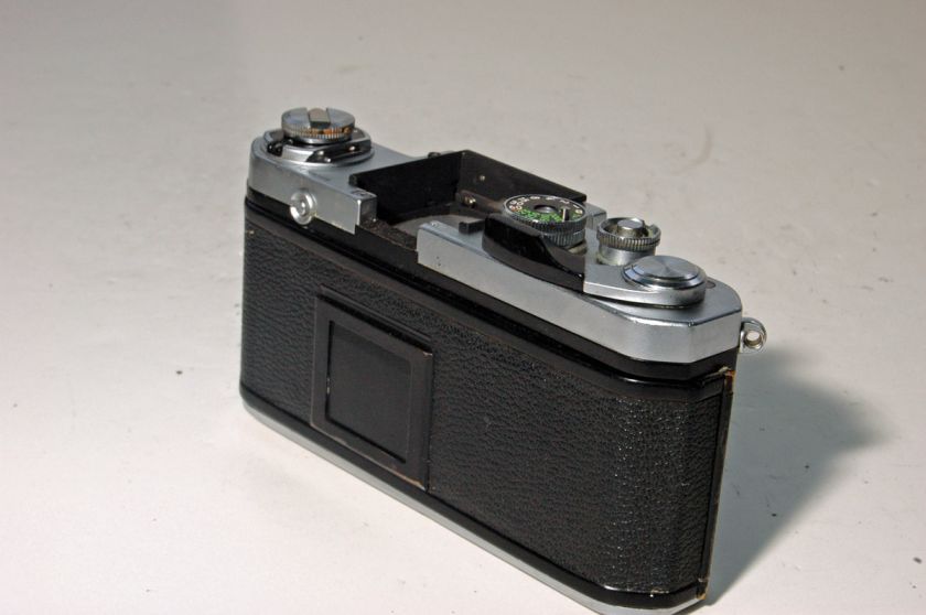 Nikon F2 camera Body Only chrome SN # 7882335  