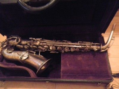 VINTAGE 1922 Buescher ALTO SAX SAXOPHONE w/ original case  no dents 