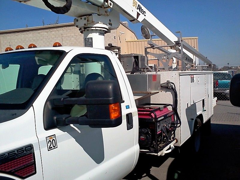 08 F550 UTILITY BUCKET BOOM TRUCK MAN LIFT altec AT235 SIGNS CRANE 