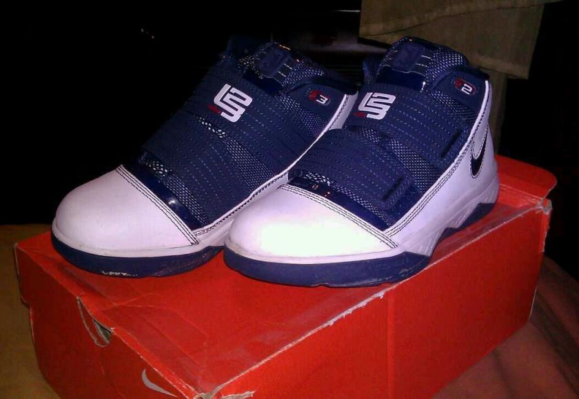 Nike lebron Zoom Soldier III. White/Navy Varsity Red size 4  