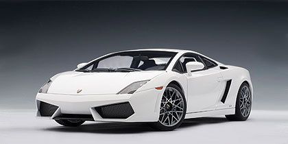 LAMBORGHINI GALLARDO LP560 4 MONOCERU / METALLIC WHITE 118 Autoart 