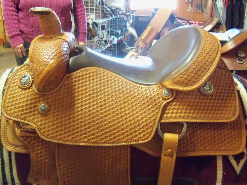 Orthoflex Wide Tree Trail Pleasure Roper Saddle 15 1/2  