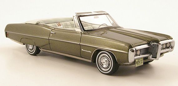   American Excellence 1968 Pontiac Bonneville Convertible   143rd Resin