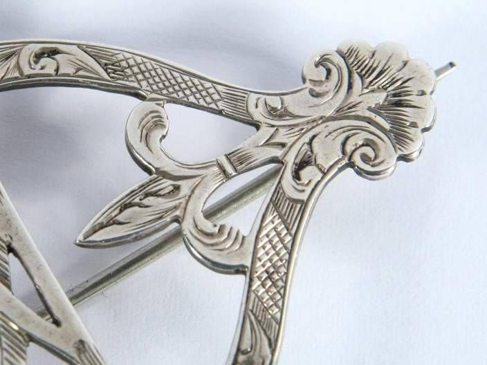 SUPERB ANTIQUE SCOTS SILVER QUEEN MARY LUCKENBOOTH PIN  