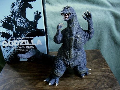 KAIYODO 1964 GODZILLA VINYL FIGURE  