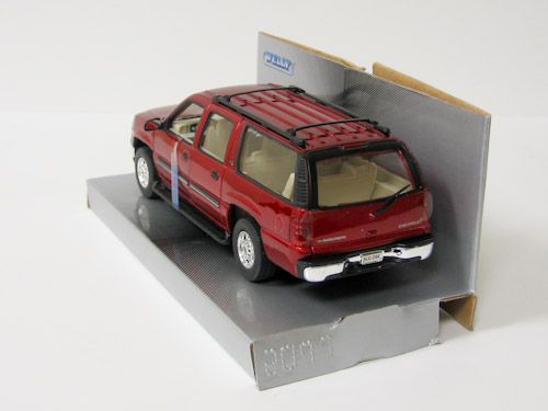 2001 Chevrolet Suburban Diecast Model Car   Truck  124 Scale   Welly 