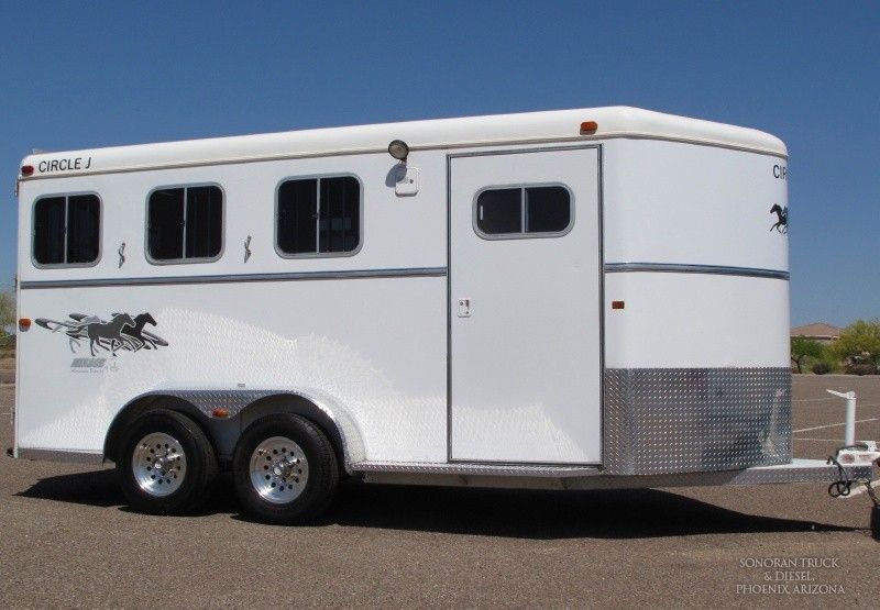   04 CIRCLE J MIRAGE 3H HORSE TRAILER TACK ROOM NO RUST CLEAN AZ  