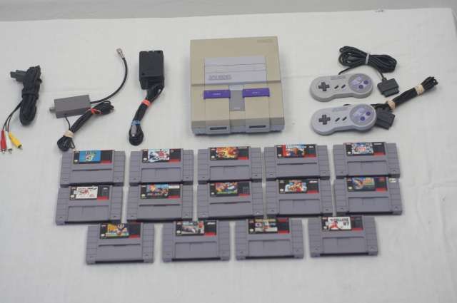 Super Nintendo Entertainment System (SNES) Bundle + 14 Games ~ Super 